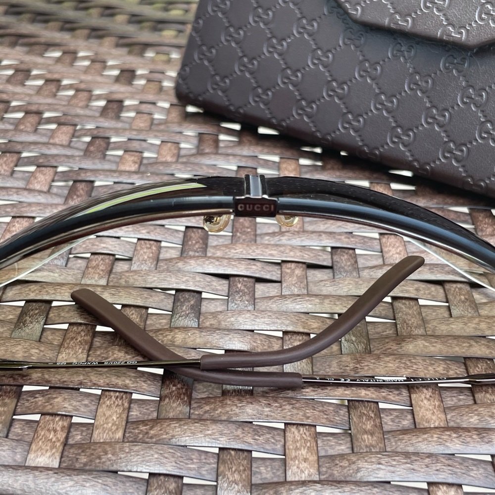 Gucci Shades - Picture 2 of 5